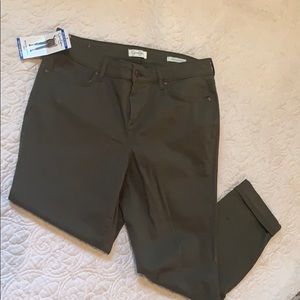 Jessica Simpson olive relaxed skinny crop jeans